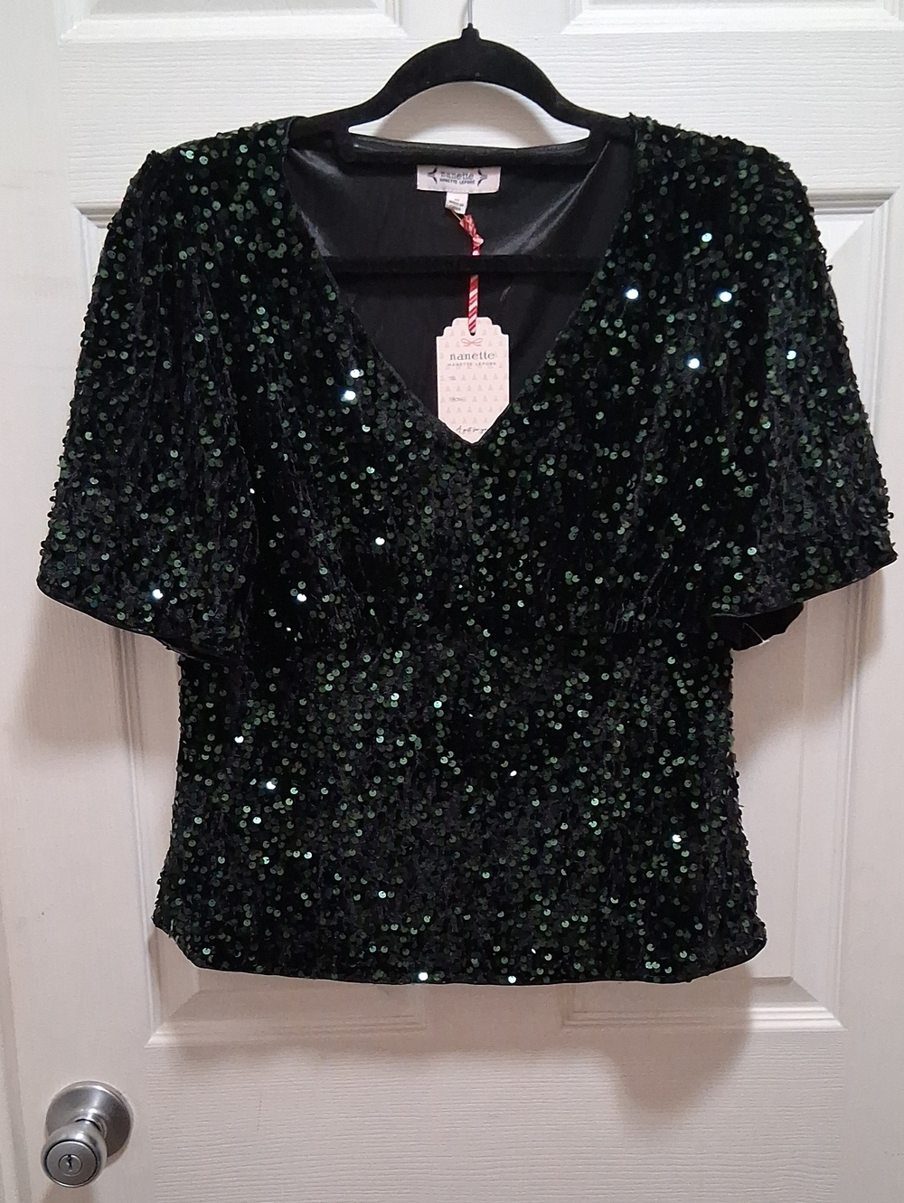 NWT Nanette Lepore Emerald Green Sequin Flutter Sleeves V-Neck Top Sz M Holidays